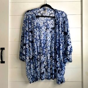 DNA Couture | Loose Floral Shrug